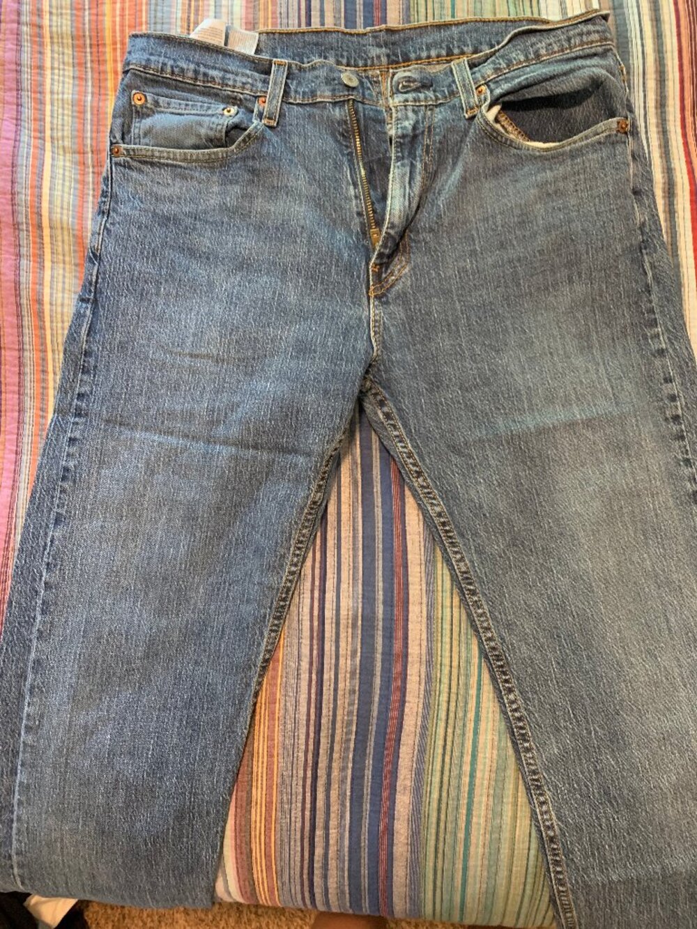 Levi's 505 Men's Medium Wash Jeans in Size 34/32